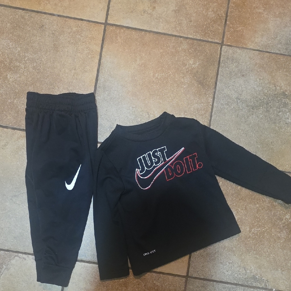 Nike Kids Set - Black with Red and White Accents